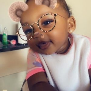 Meet your Posher, Val